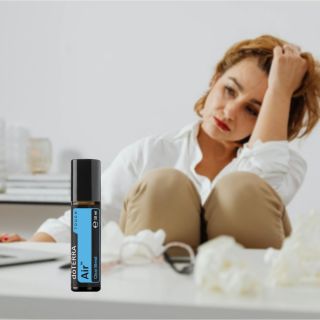 Dýcháš jako ryba na suchu? 😩 Co kdyby ti jeden dotek vrátil dech svobody? 🌬️ #AromaterapieHack Představ si: jsi v...